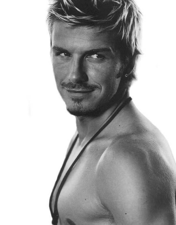 [img width=599 height=766]http://i176.photobucket.com/albums/w161/lexiksu/david_beckham202201024.jpg[/img]