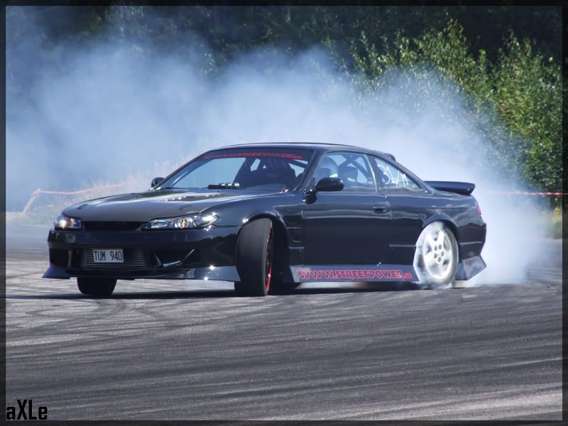 http://i176.photobucket.com/albums/w162/vexeLLoda/Bivarod%20Drift%20-%2009/DSCF7273.jpg