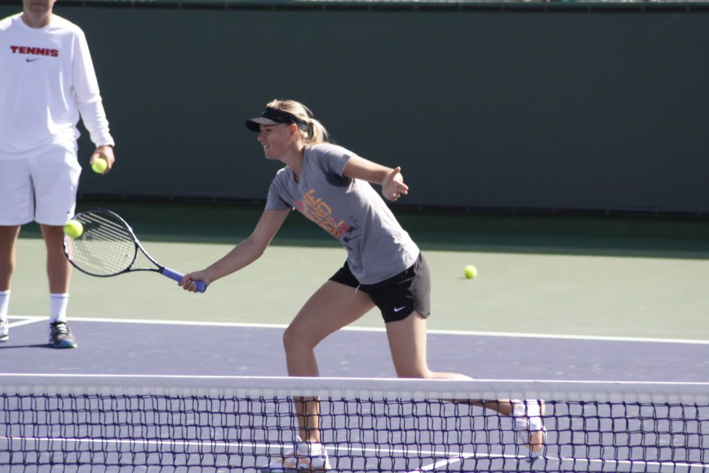 Photos: Maria Sharapova practicing at Indian Wells 2011