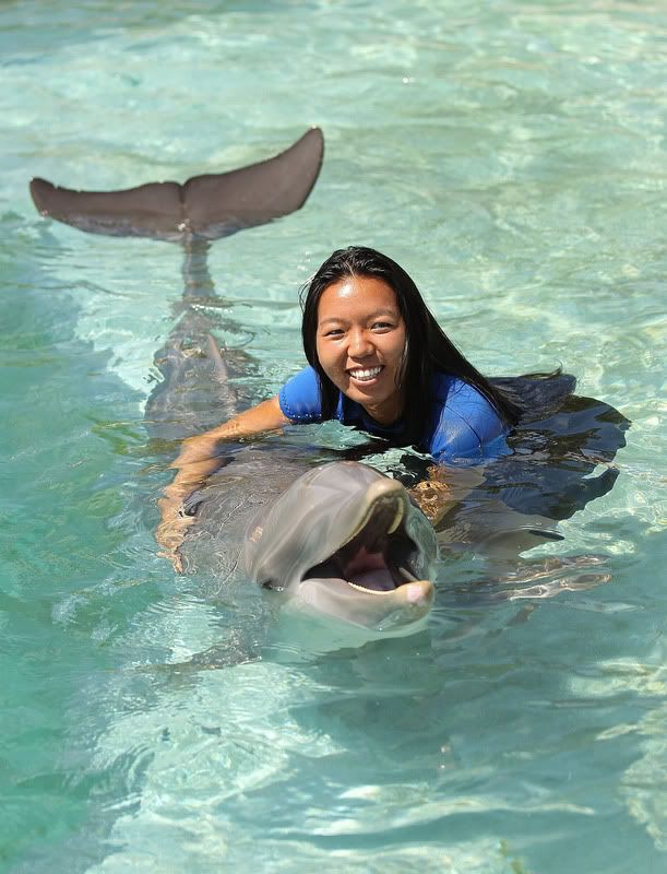 Photos: Tennis Players Swim With Dolphins at at the Miami Seaquarium during the Sony Ericsson Open