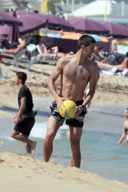 Photos: Djokovic and Jelena Ristic in St. Topez, France