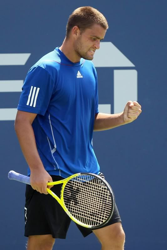 US Open: Youzhny overpowers Robredo to reach last eight