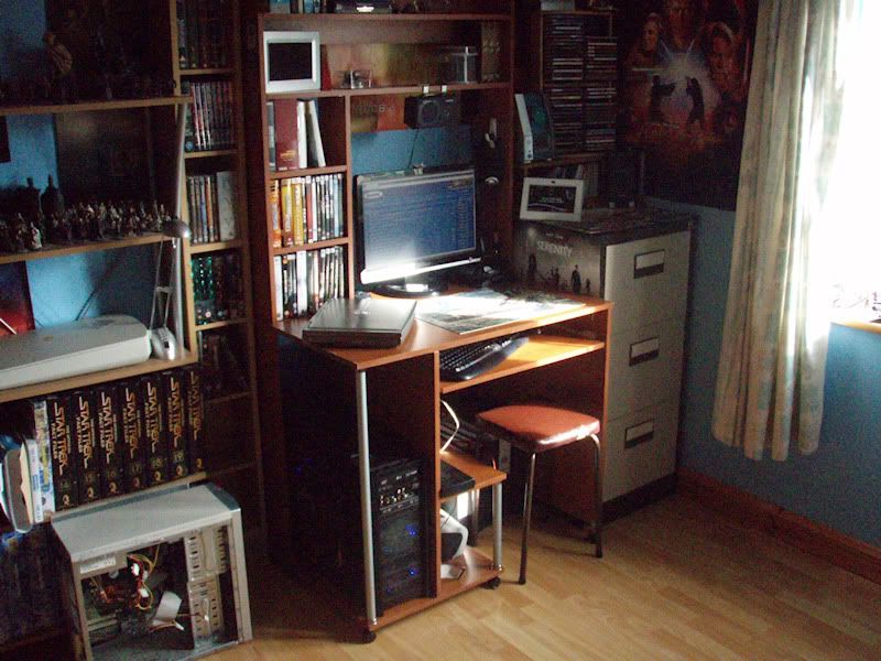 Desk2-1.jpg