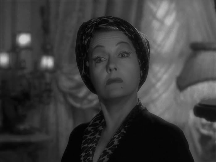 http://i176.photobucket.com/albums/w172/meninalimao/GloriaSwanson_SunsetBoulevard.jpg