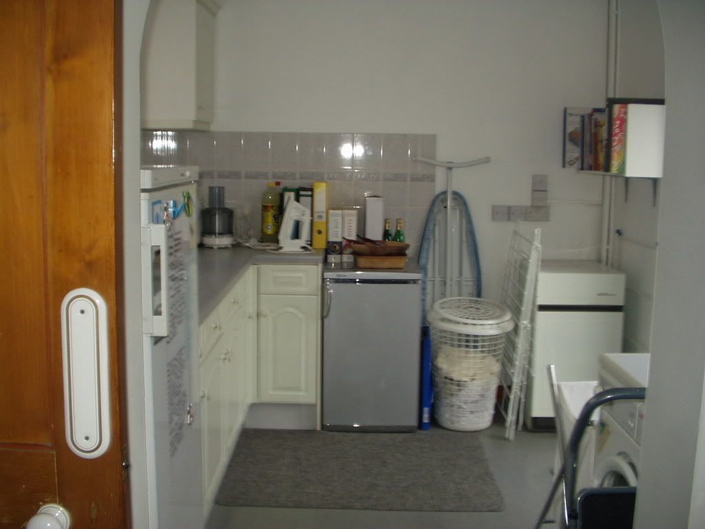 Kitchen001.jpg