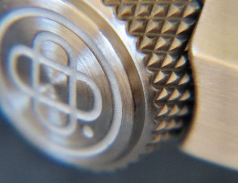 IMAGE: http://i176.photobucket.com/albums/w193/Quick_Brick/Deep%20Blue%20T100/2a5233bf-5d7a-4304-b8ca-6edb1a1b34d1_zpsa2aef31c.jpg~original