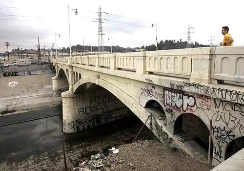 LA-River-urban-eyesore.jpg