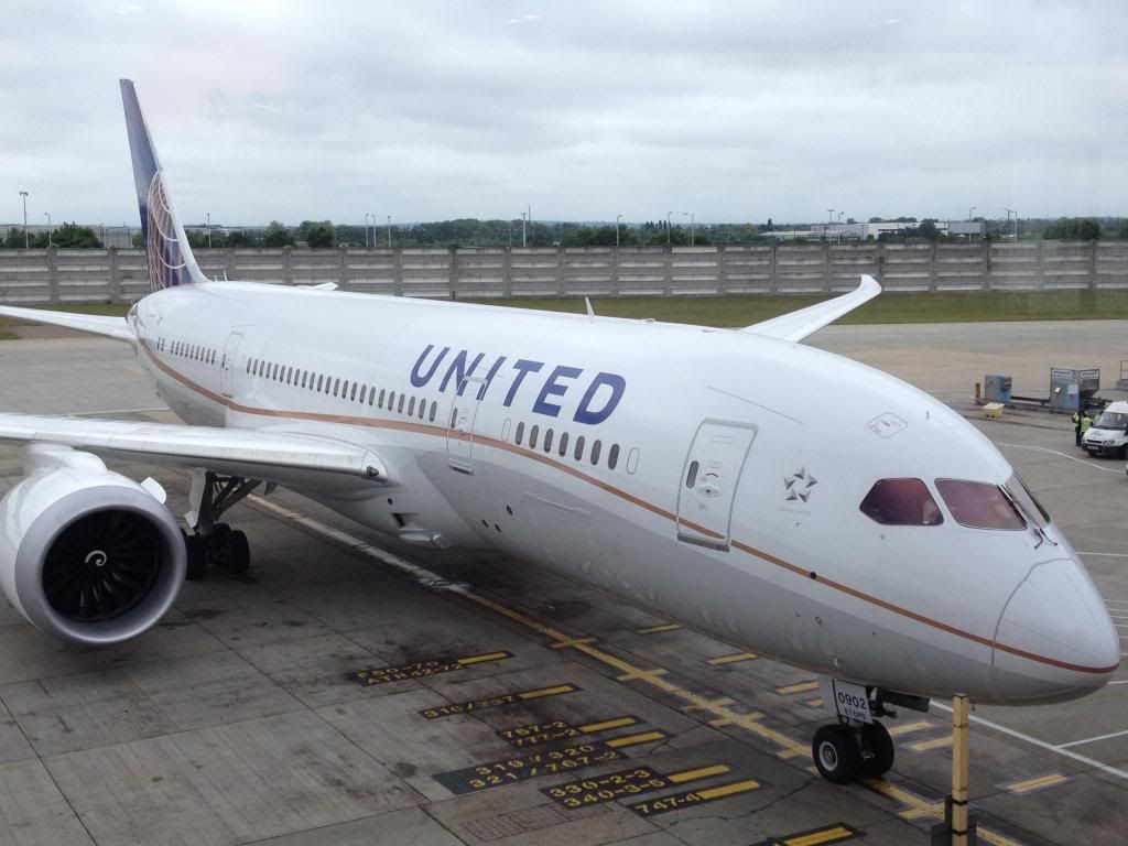 http://i176.photobucket.com/albums/w198/jon_davies/UAB787Dreamliner_zpsb6239a05.jpg